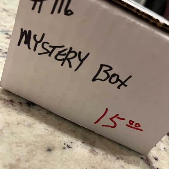 Mystery Box - Picture 4 of 6